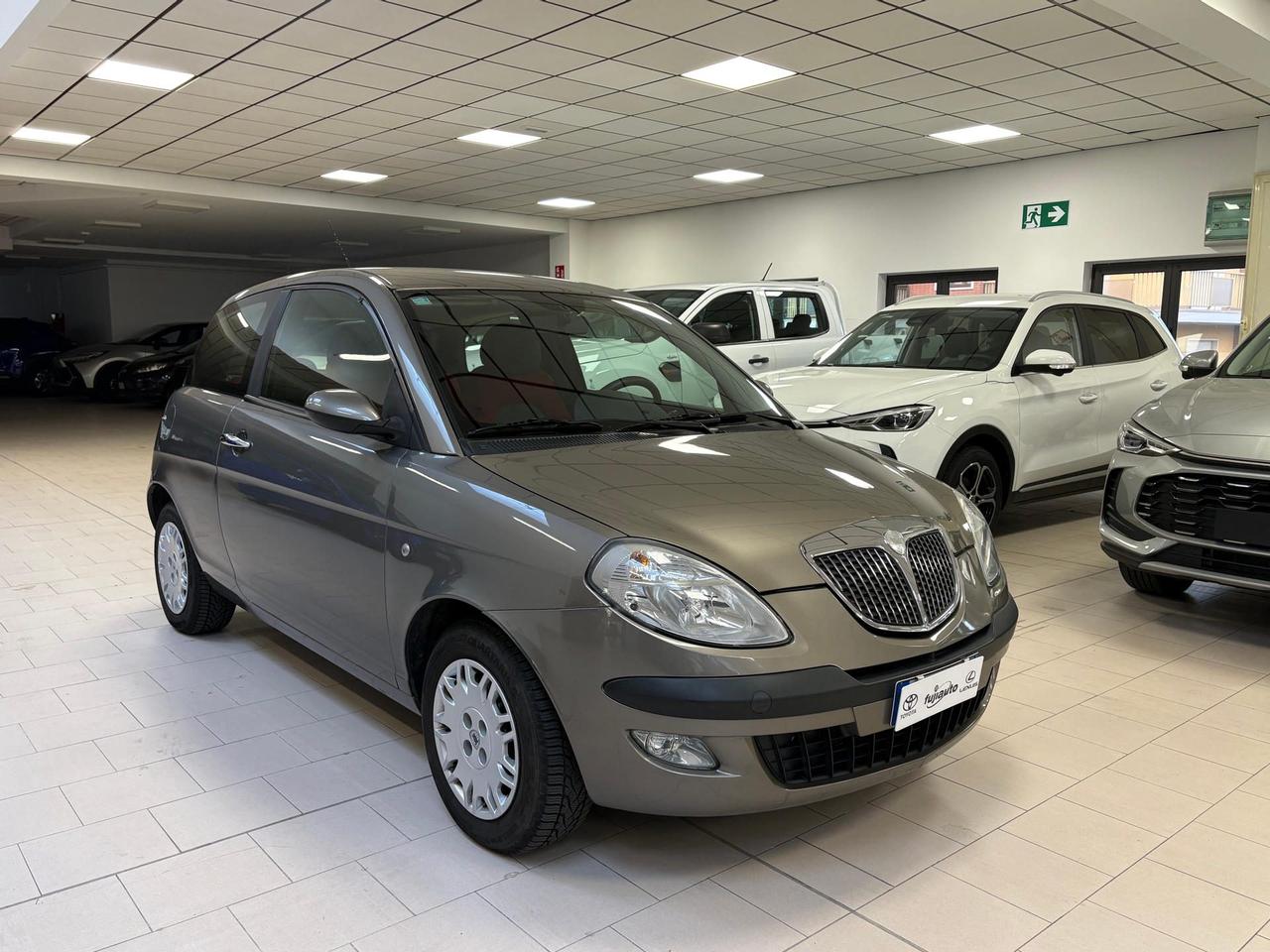 Lancia Ypsilon 1.2 16v Oro