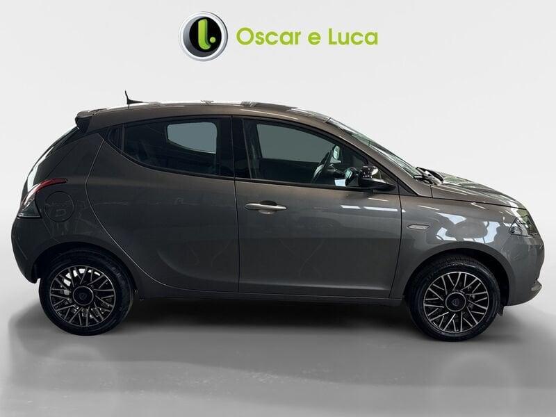 Lancia Ypsilon 1.0 Hybrid 70cv Platino