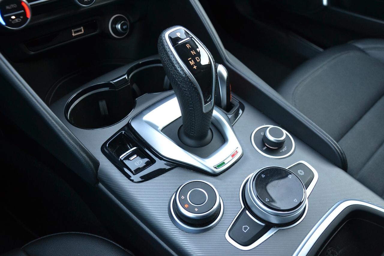 Alfa Romeo Giulia 2.0 TURBO 200CV AT8 **PREZZO VERO*UNIPRO'*ITALIANA