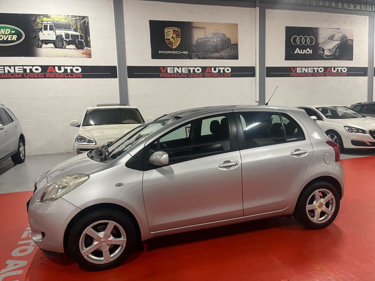 Toyota Yaris 1.0 5 porte