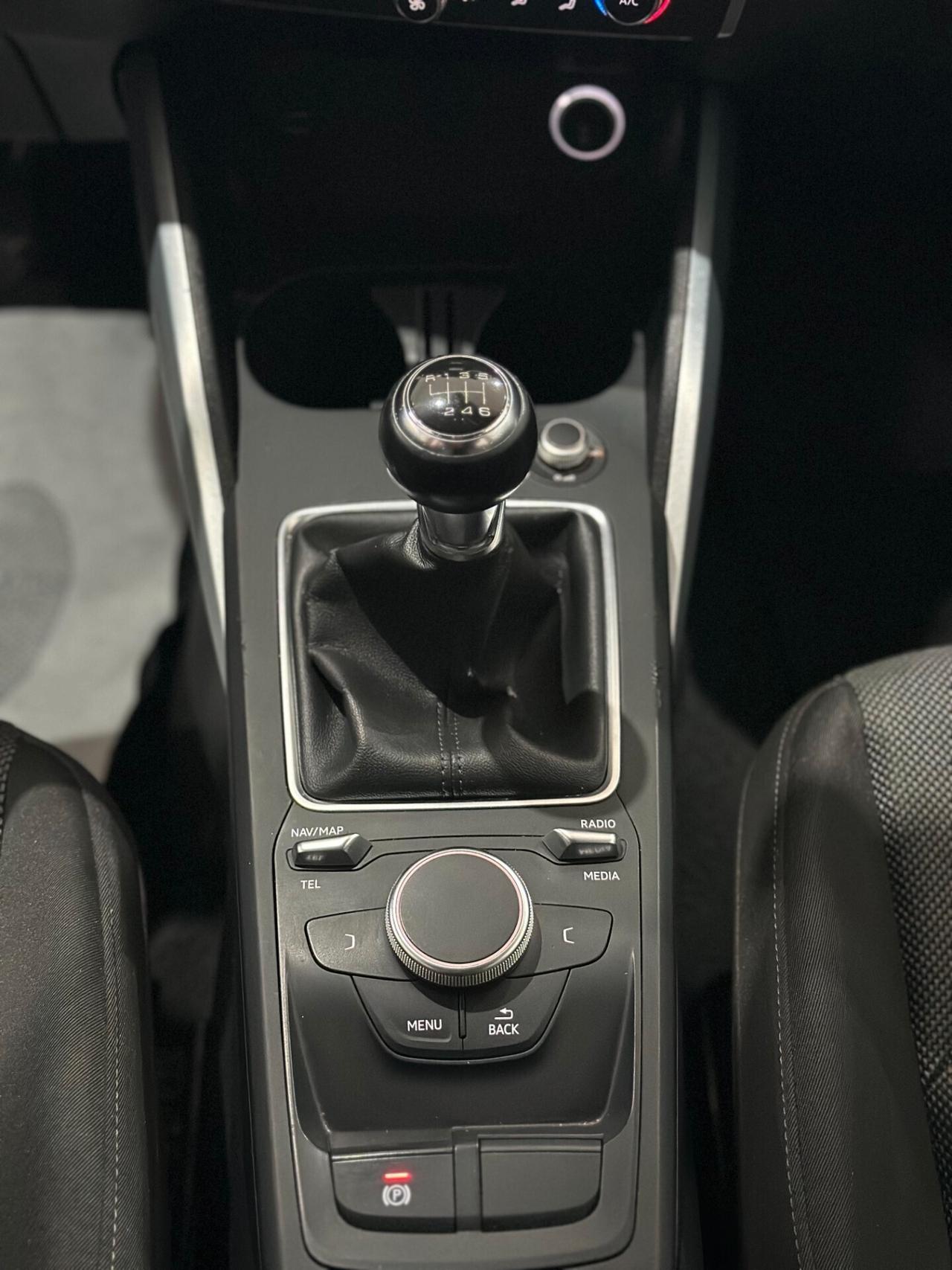 Audi Q2 30 TDI Identity Black