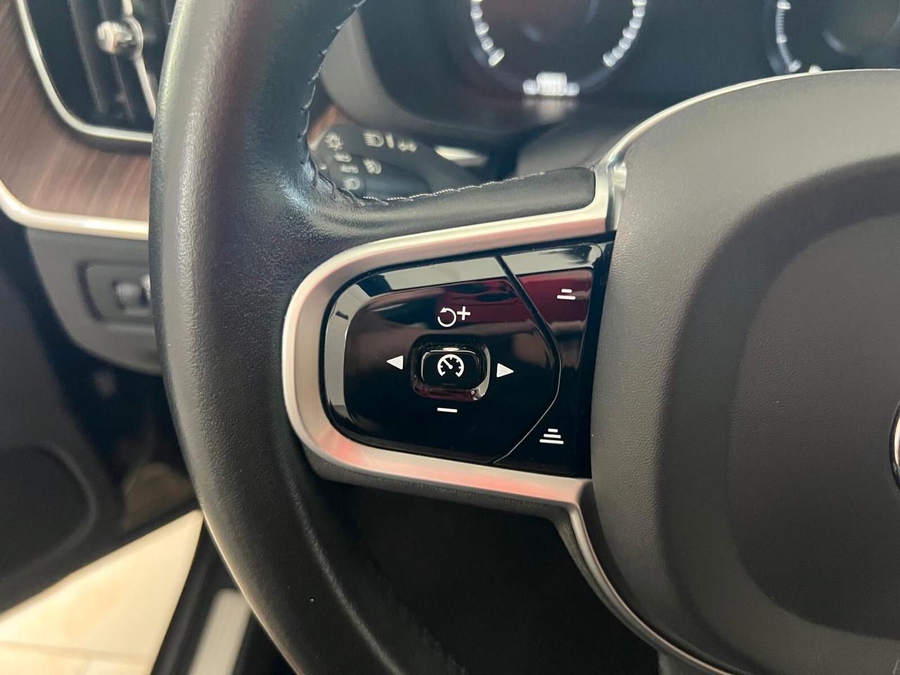 Volvo XC 60 XC60 B4 (d) AWD Geartronic Inscription 2020