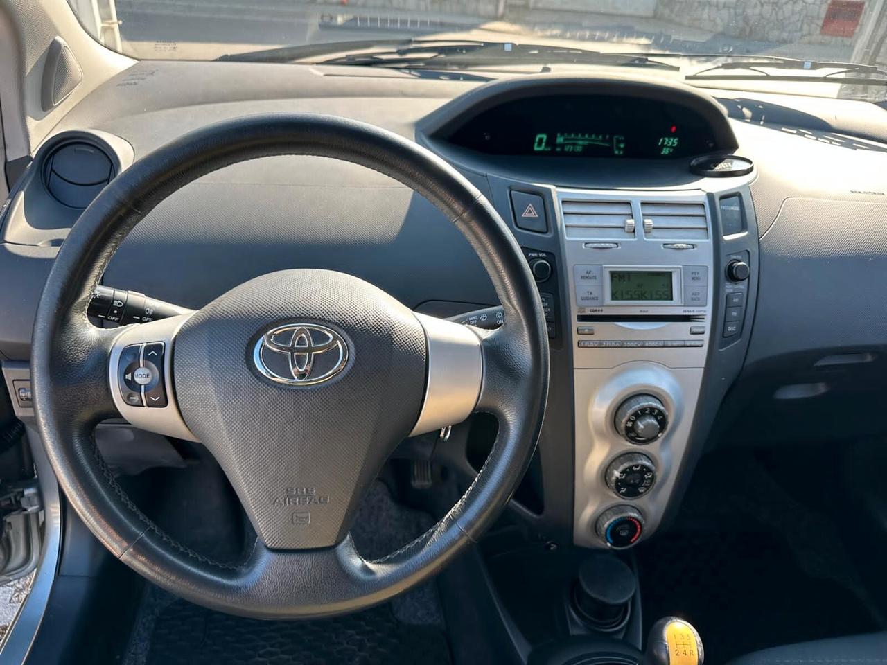 Toyota Yaris 1.3 5 porte Sol-10/2006