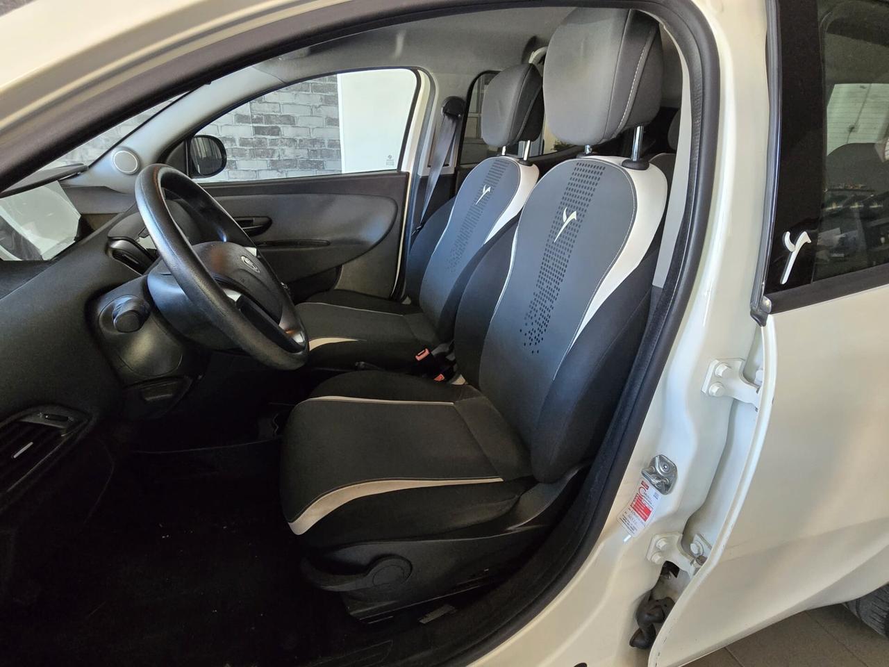 Lancia Ypsilon 1.2 69 CV 5 porte GPL Ecochic Gold