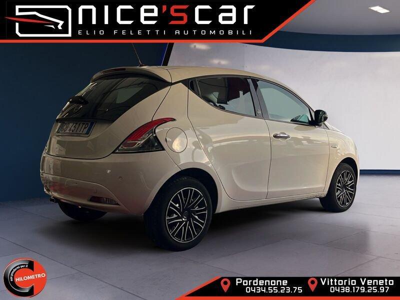 Lancia Ypsilon 1.0 FireFly 5 porte S&S Hybrid Ecochic Gold
