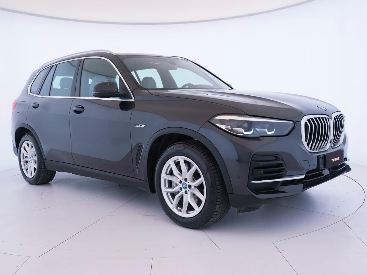 BMW X5 xdrive45e xLine auto - KM0 - IVA ESPOSTA