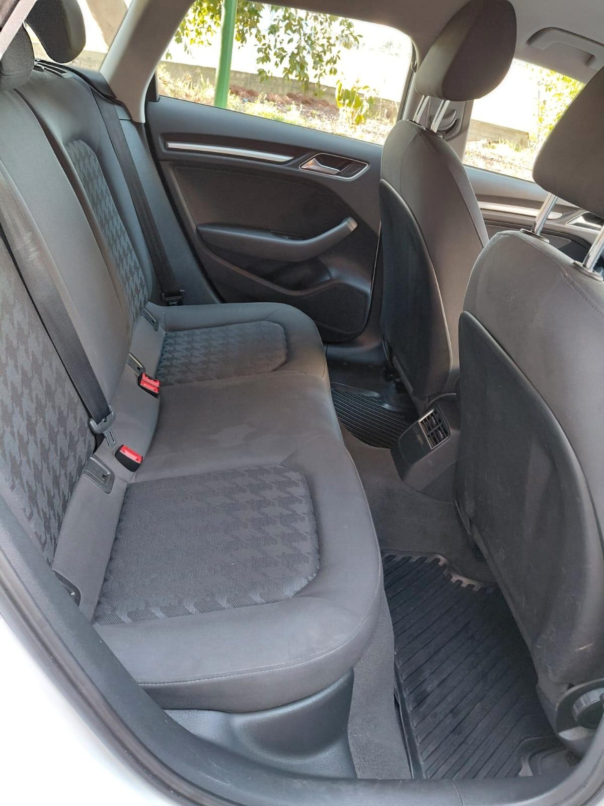 Audi A3 SPB 1.6 TDI clean diesel quattro Ambition