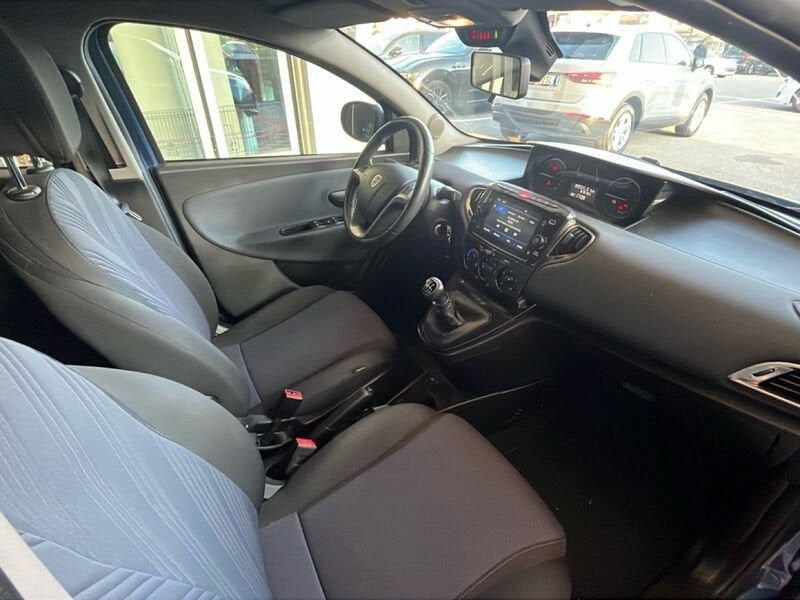 Lancia Ypsilon 1.0 FireFly 70cv S&S Hybrid SILVER PLUS