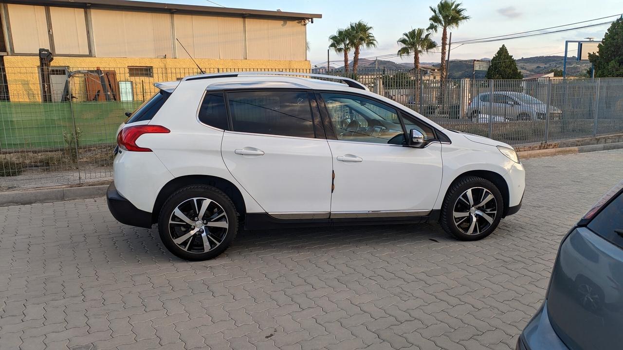 Peugeot 2008 BlueHDi 120 S&S Féline 2015