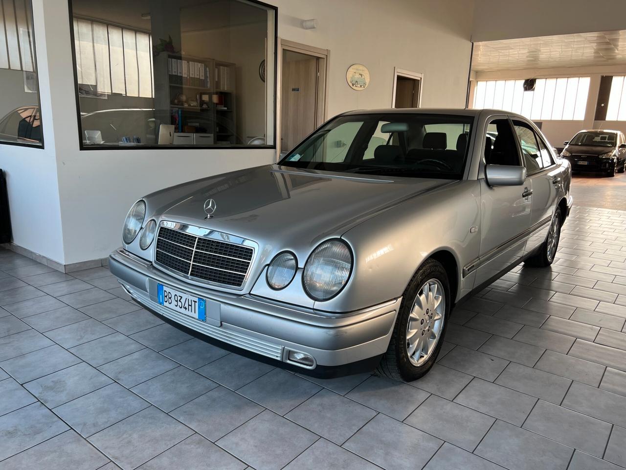 Mercedes-benz E 200 E 200 cat Elegance