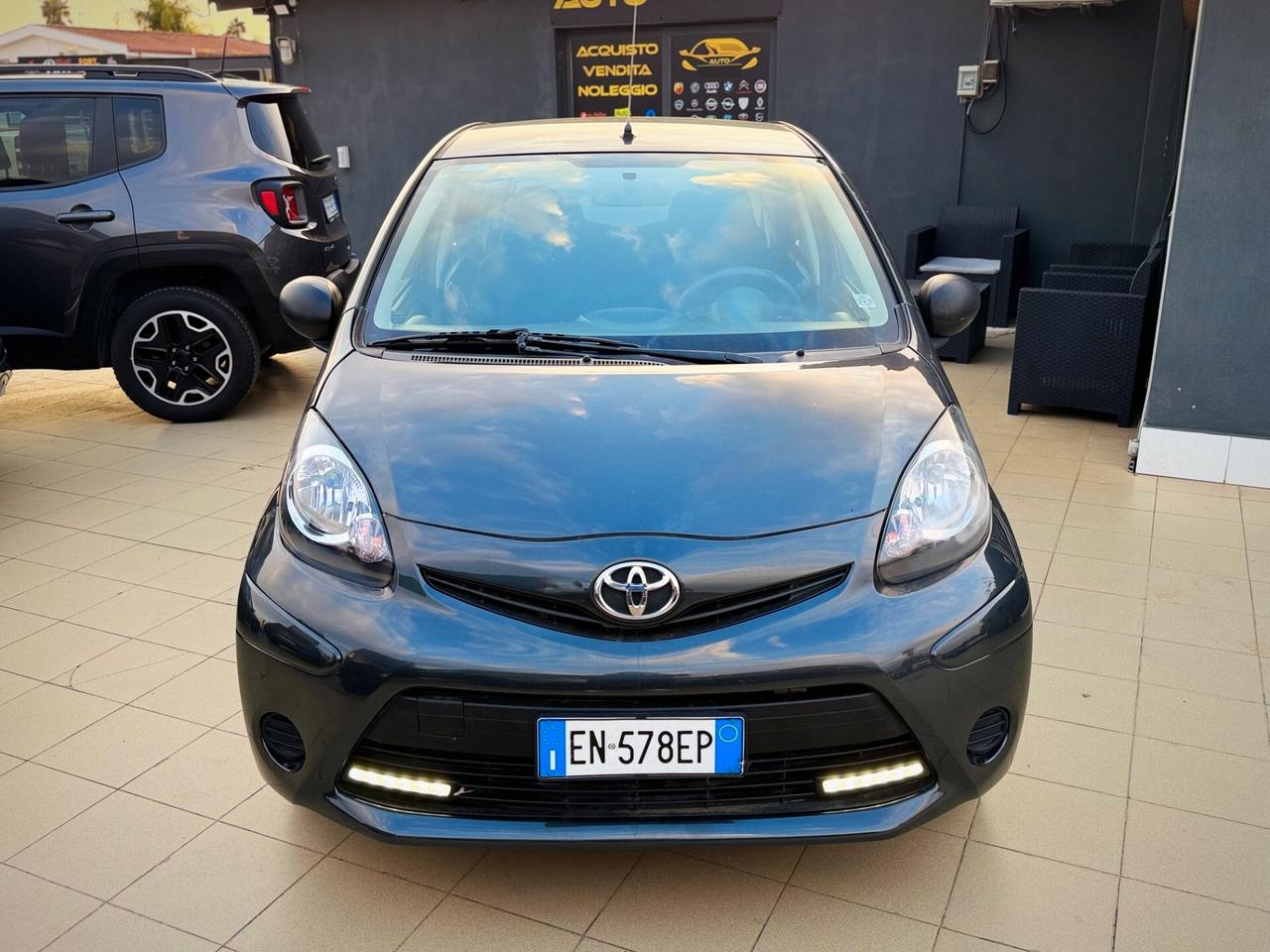 Toyota Aygo 1.0 12V VVT-i 3 porte Lounge Connect