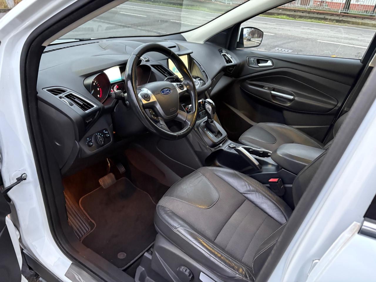 Ford Kuga 2.0 TDCI 150 CV S&S 4WD Powershift Titanium