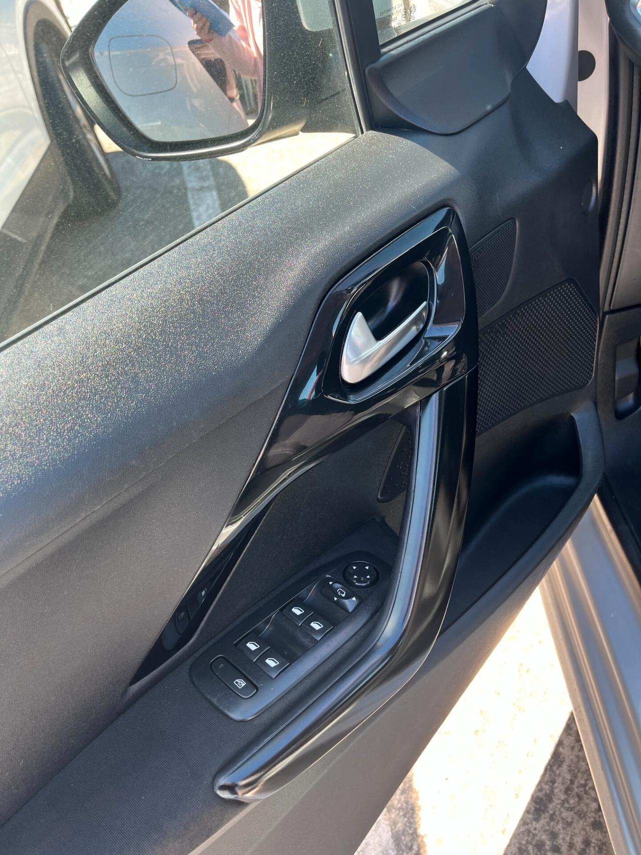 Peugeot 208 1.2 VTi 82 CV 5 porte Access