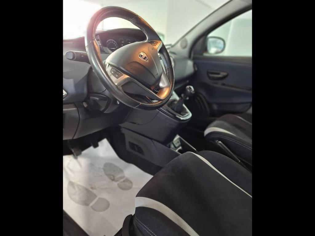 Lancia Ypsilon 5 Porte 1.2 Ecochic Silver