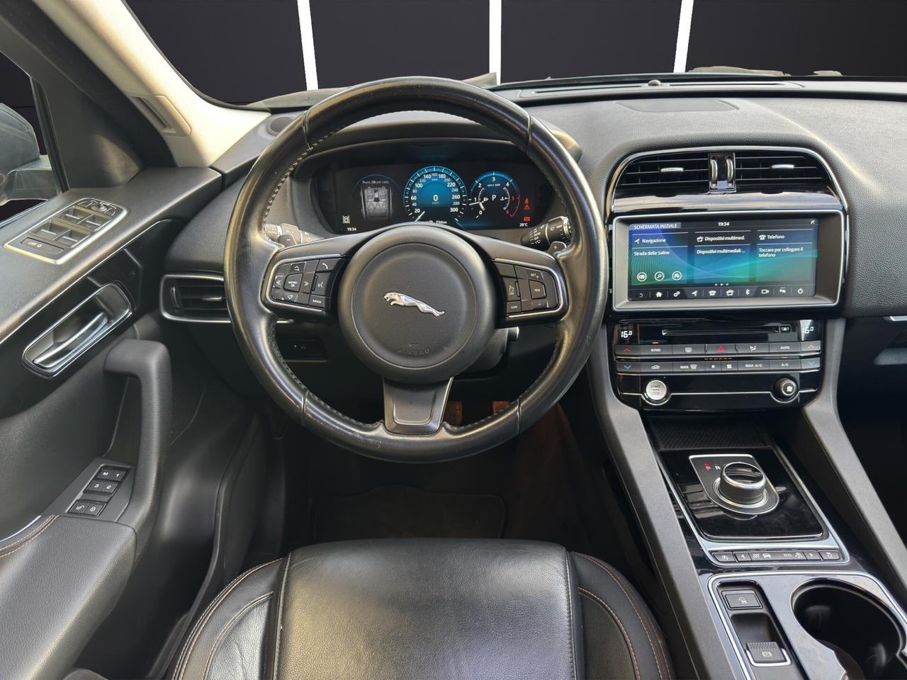 Jaguar F-Pace 2.0 D 180 CV AWD Portfolio