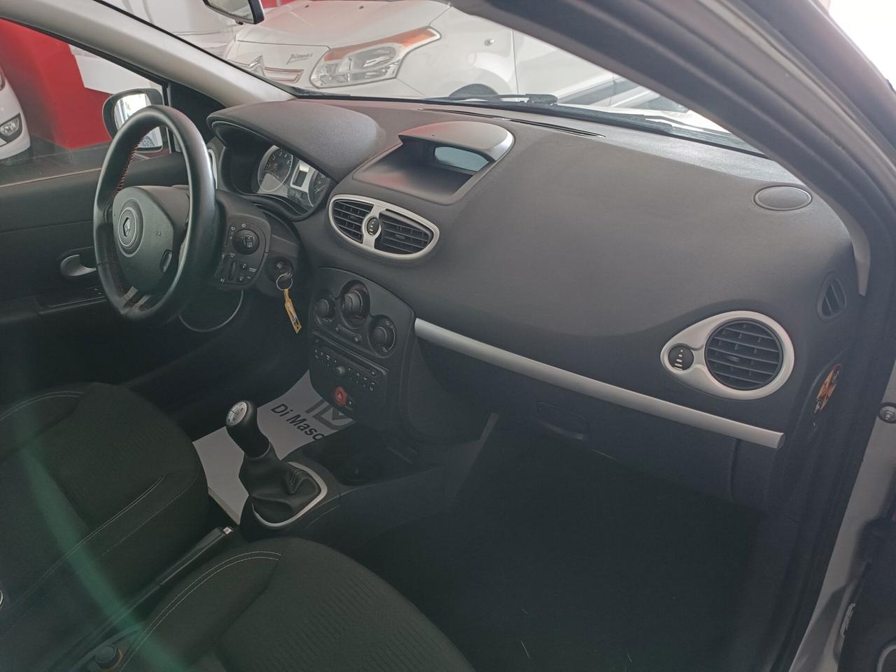 Renault Clio 1.2 16V 5 porte Confort