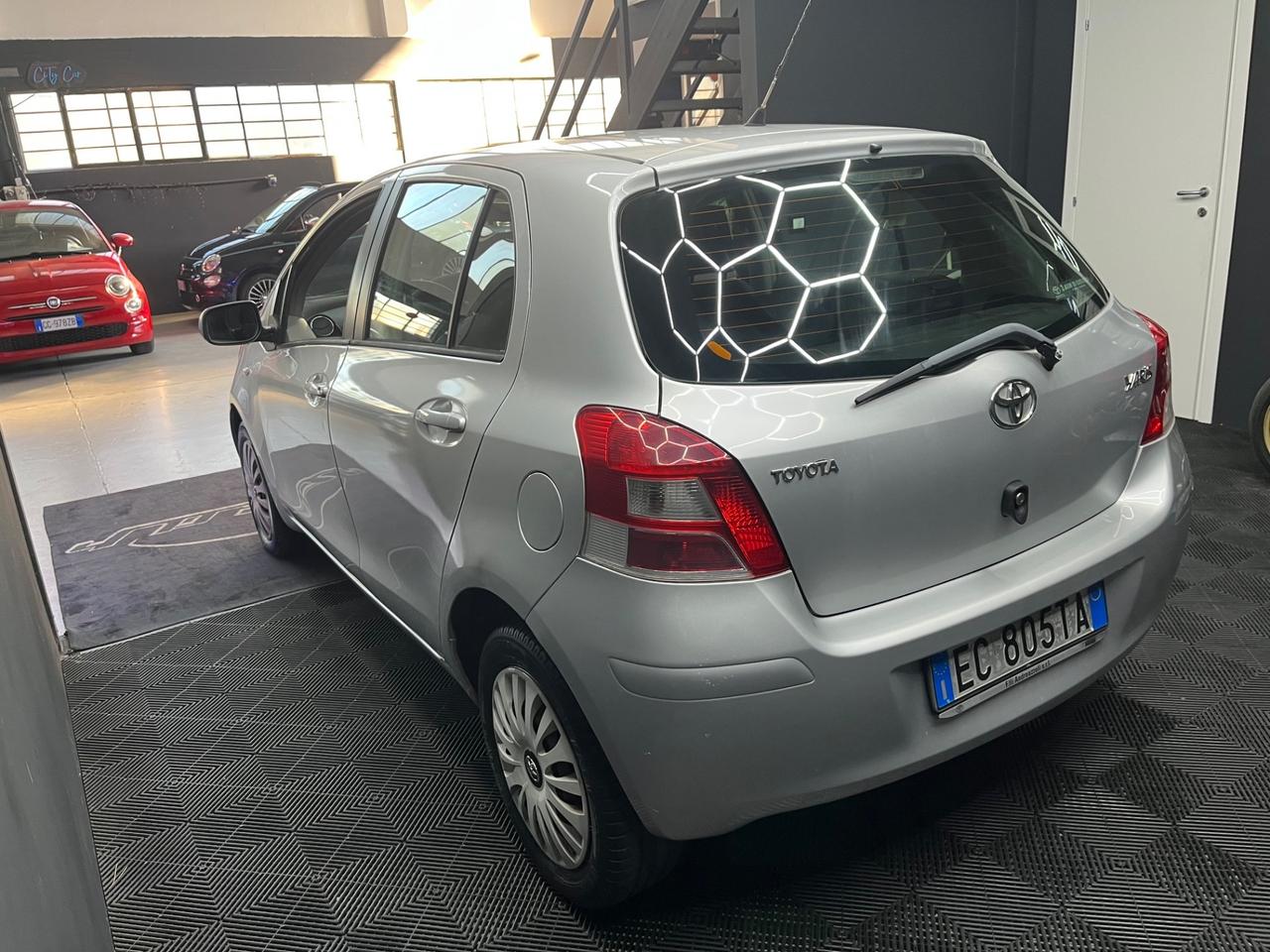 TOYOTA YARIS 1.0 BENZINA 68 CV – 2010