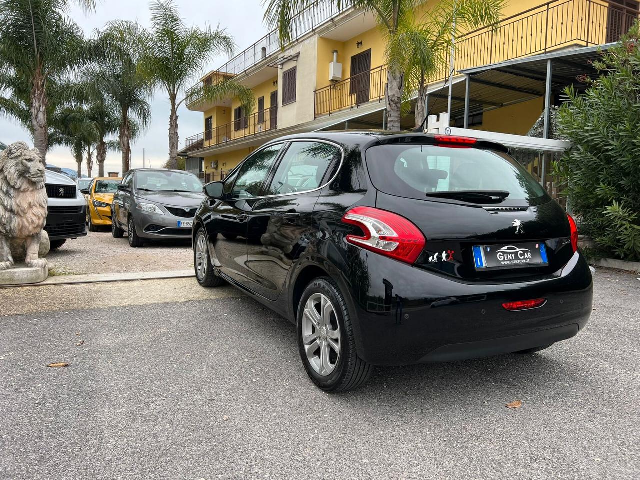 Peugeot 208 1.4 HDi 68 CV 5 porte Allure