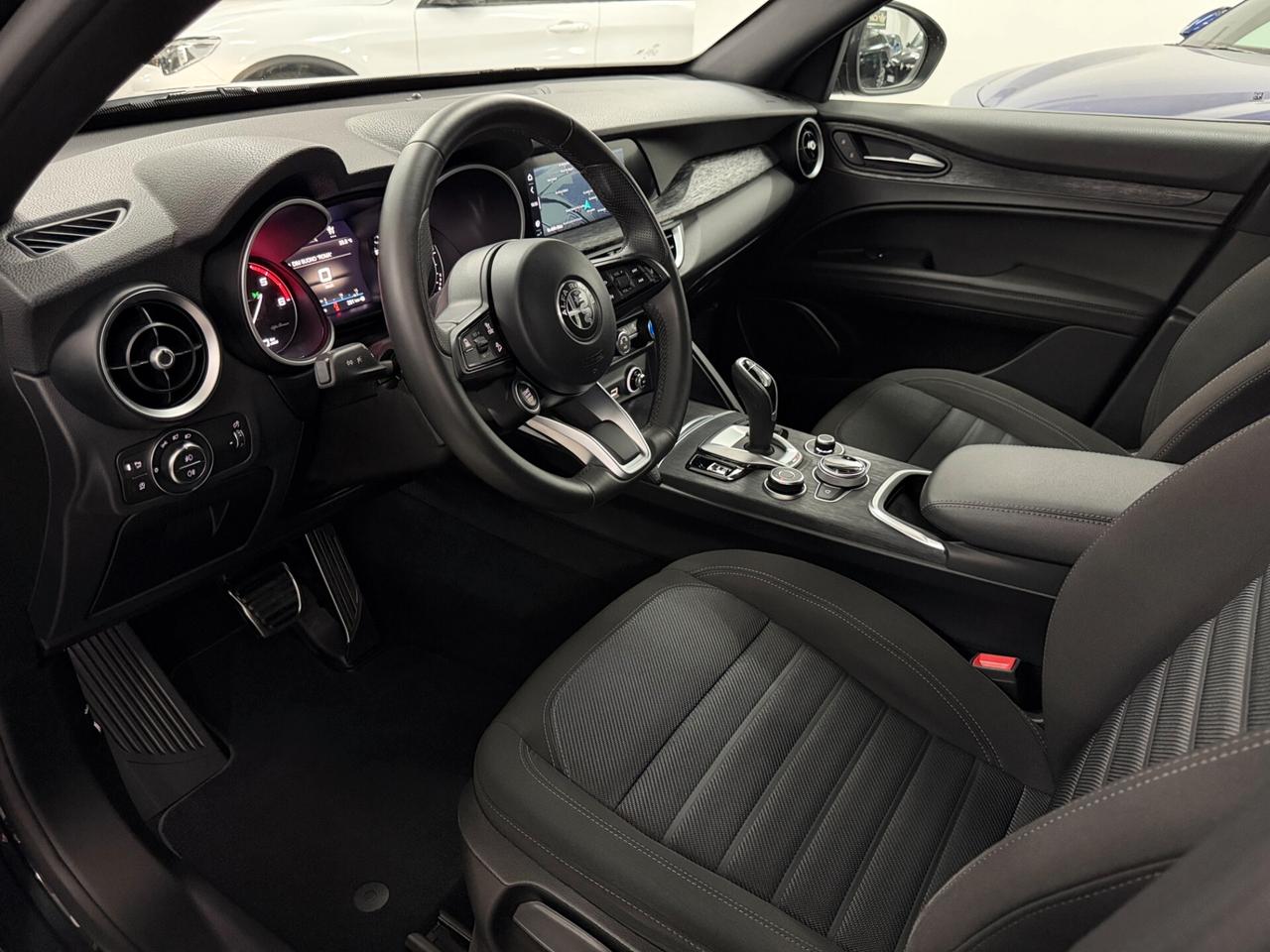 Alfa Romeo Stelvio 2.2 TD 160 CV AUTOCARRO N1 SUPER BUSINESS DISTRIBUZIONE ESEGUITA CERCHI 18" 5 POSTI IVA INCLUSA