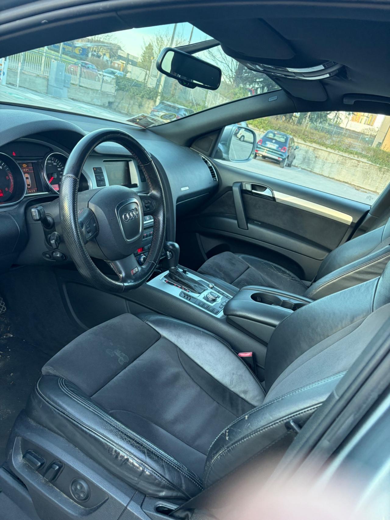 Audi Q7 4.2 V8 TDI quattro tiptronic