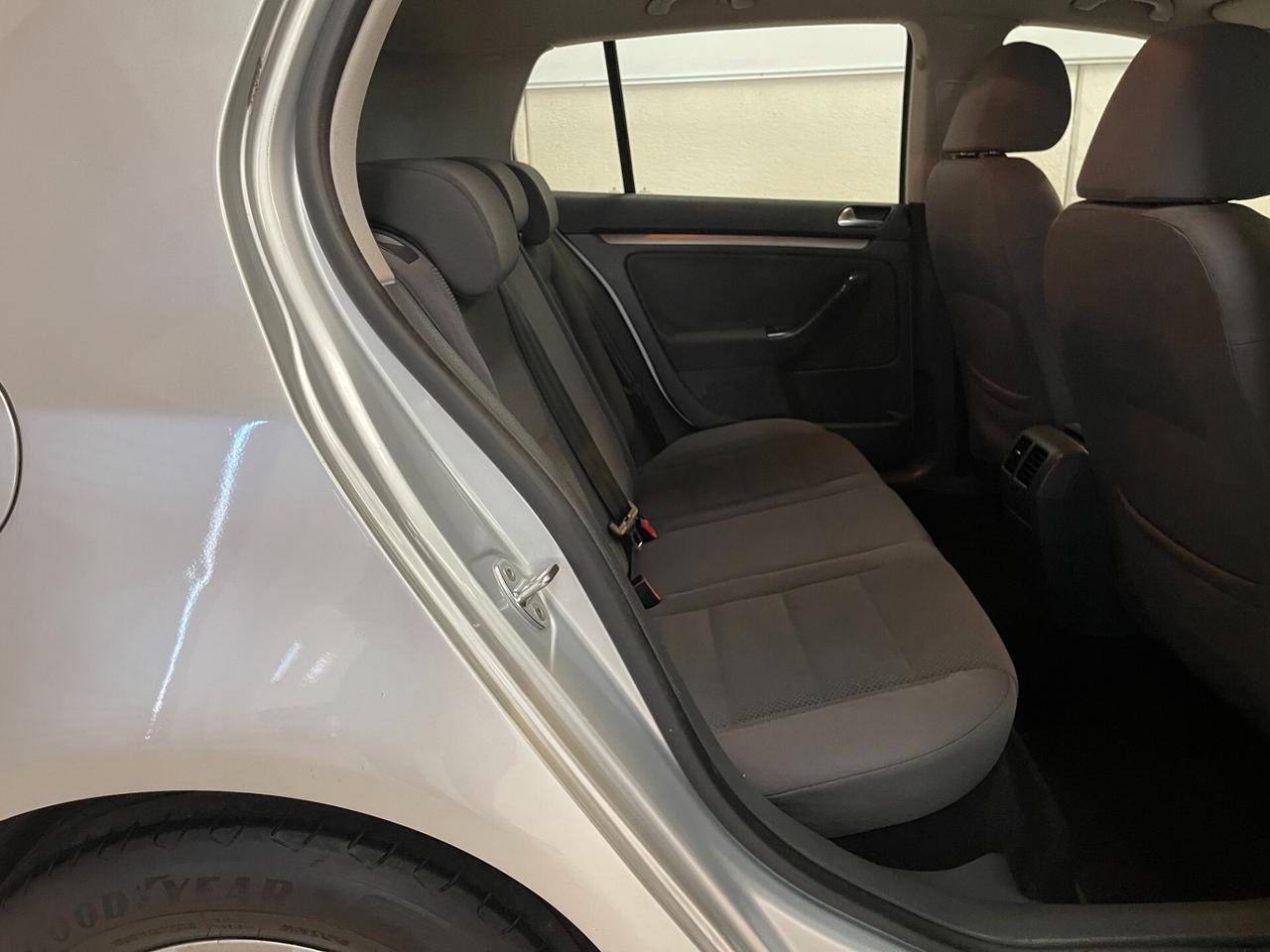 Volkswagen Golf ConfortLine 1.6 5porte-Ok Neopatentati-LEGGI SOTTO