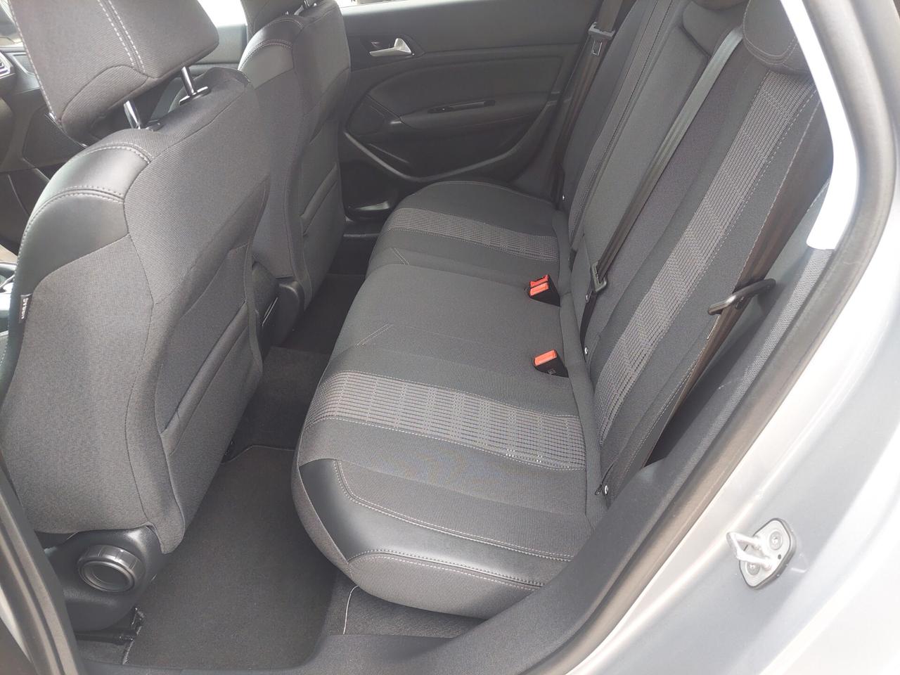 Peugeot 308 BlueHDi 130 S&S Allure