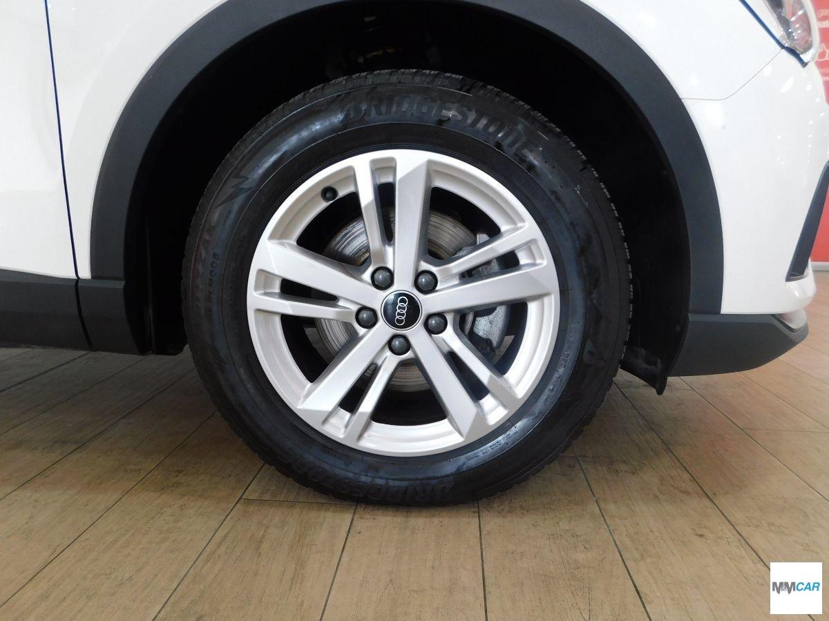 AUDI - Q3 - 35 TDI Business