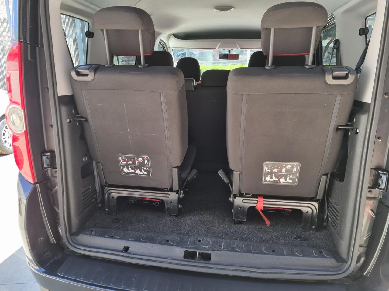 Fiat Doblo 1.6 MJT 16V Emotion 7 POSTI FULL OPTIONAL