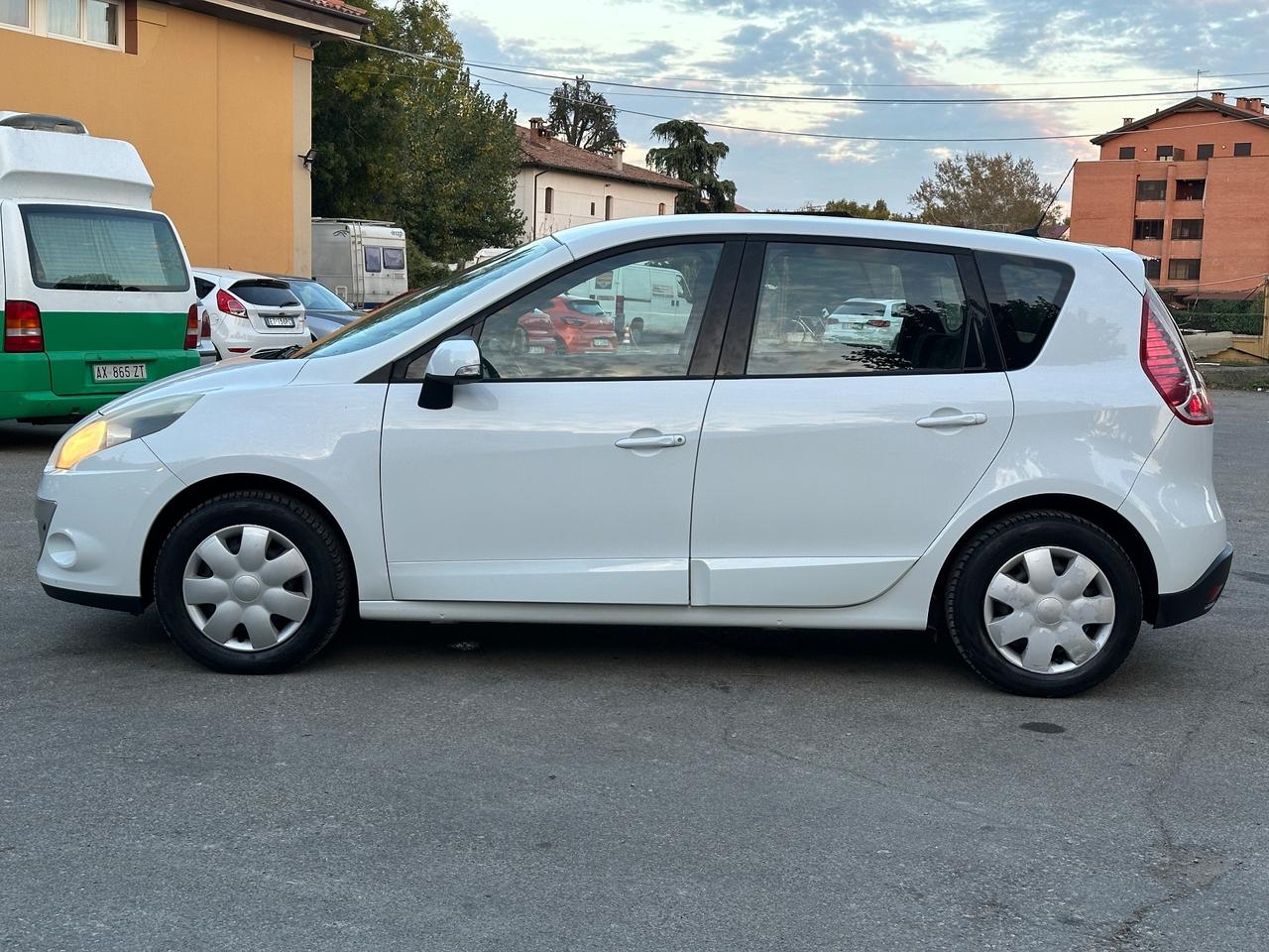 Renault Scenic Scénic X-Mod 1.5 dCi 110CV Luxe