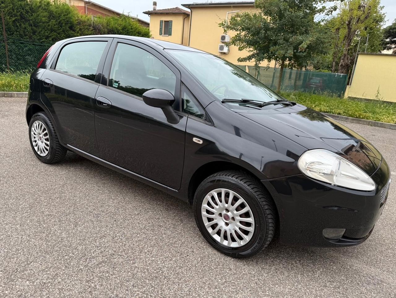 Fiat Grande Punto 1.4 METANO - NEOPATENTATI - 12 MESI DI GAR. -