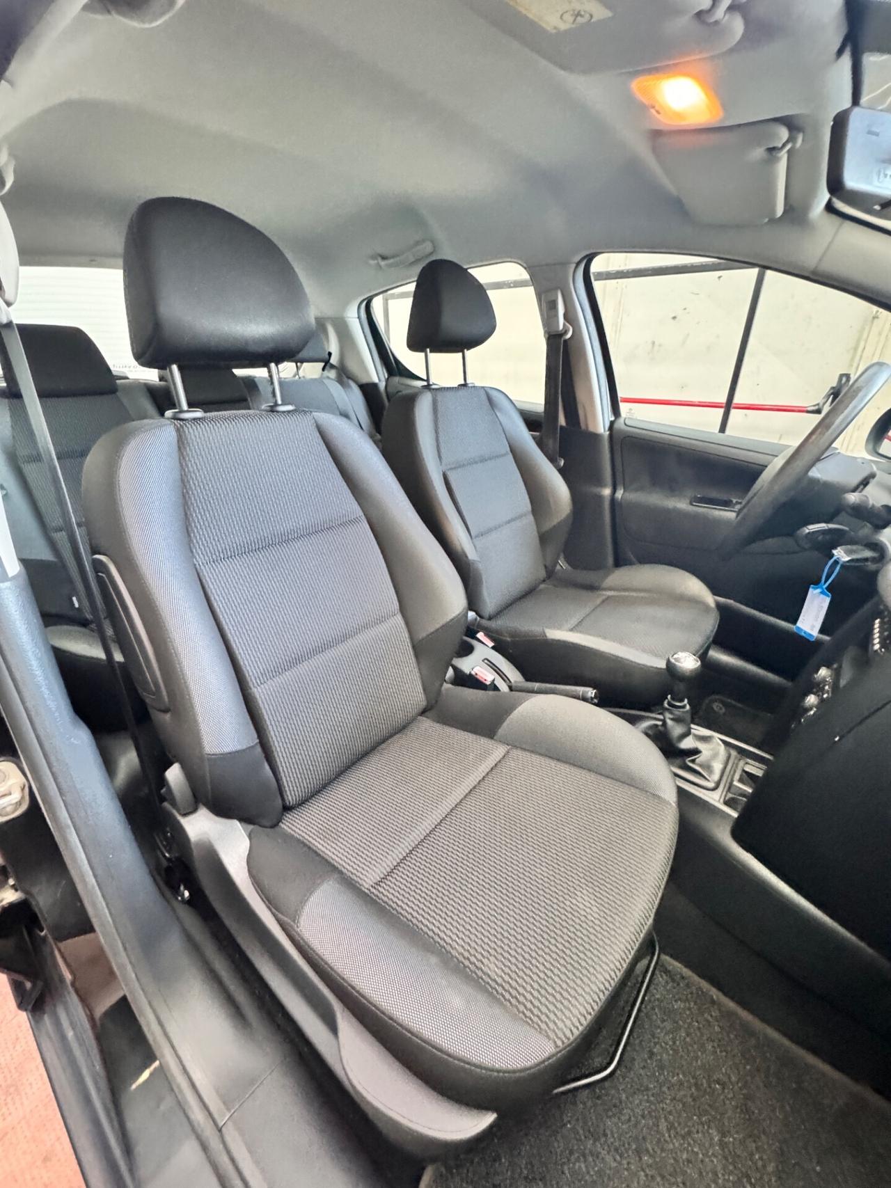 Peugeot 207 1.6 HDi 90CV 5p.
