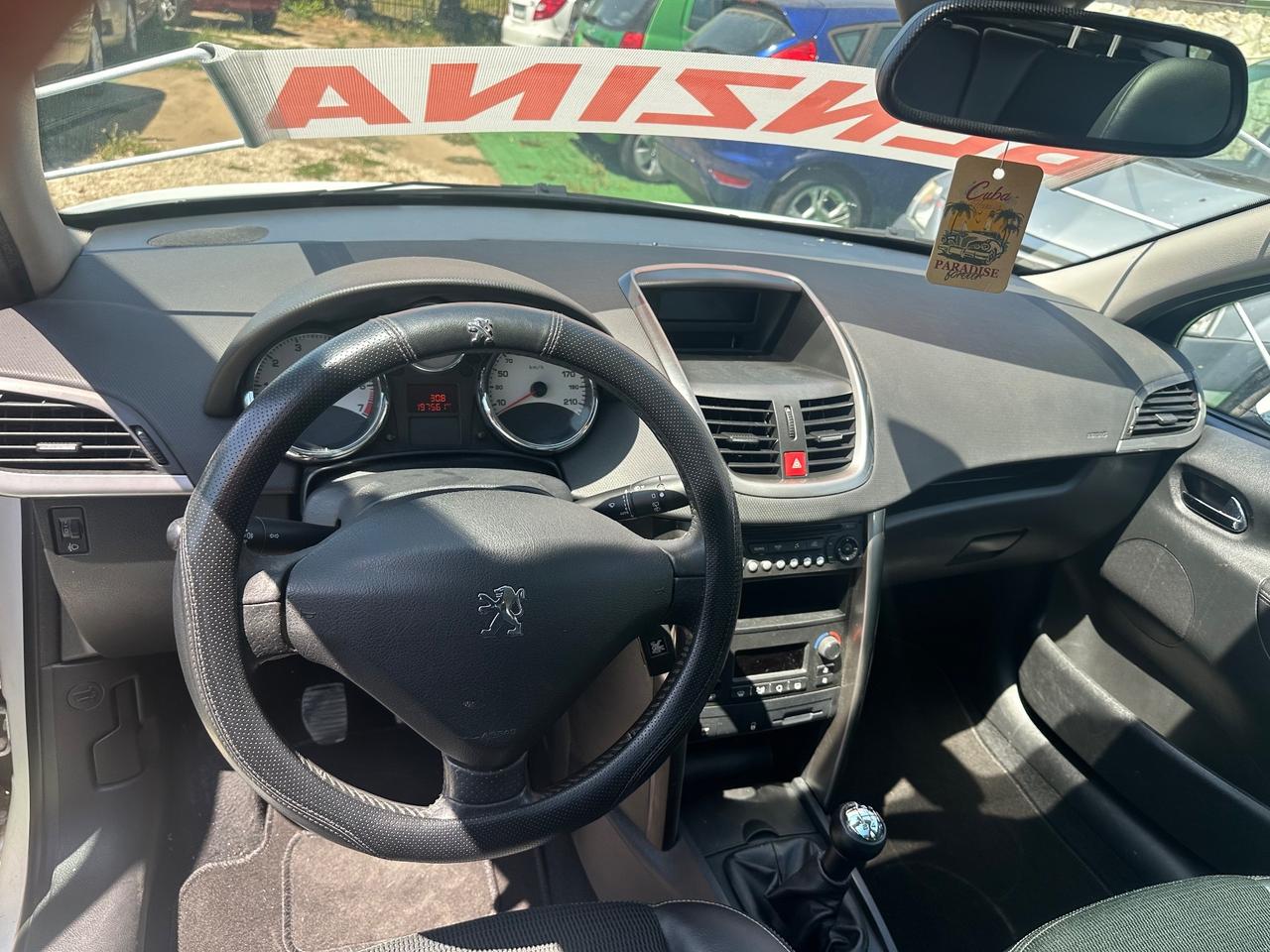 Peugeot 207 1.4 benzina 2011
