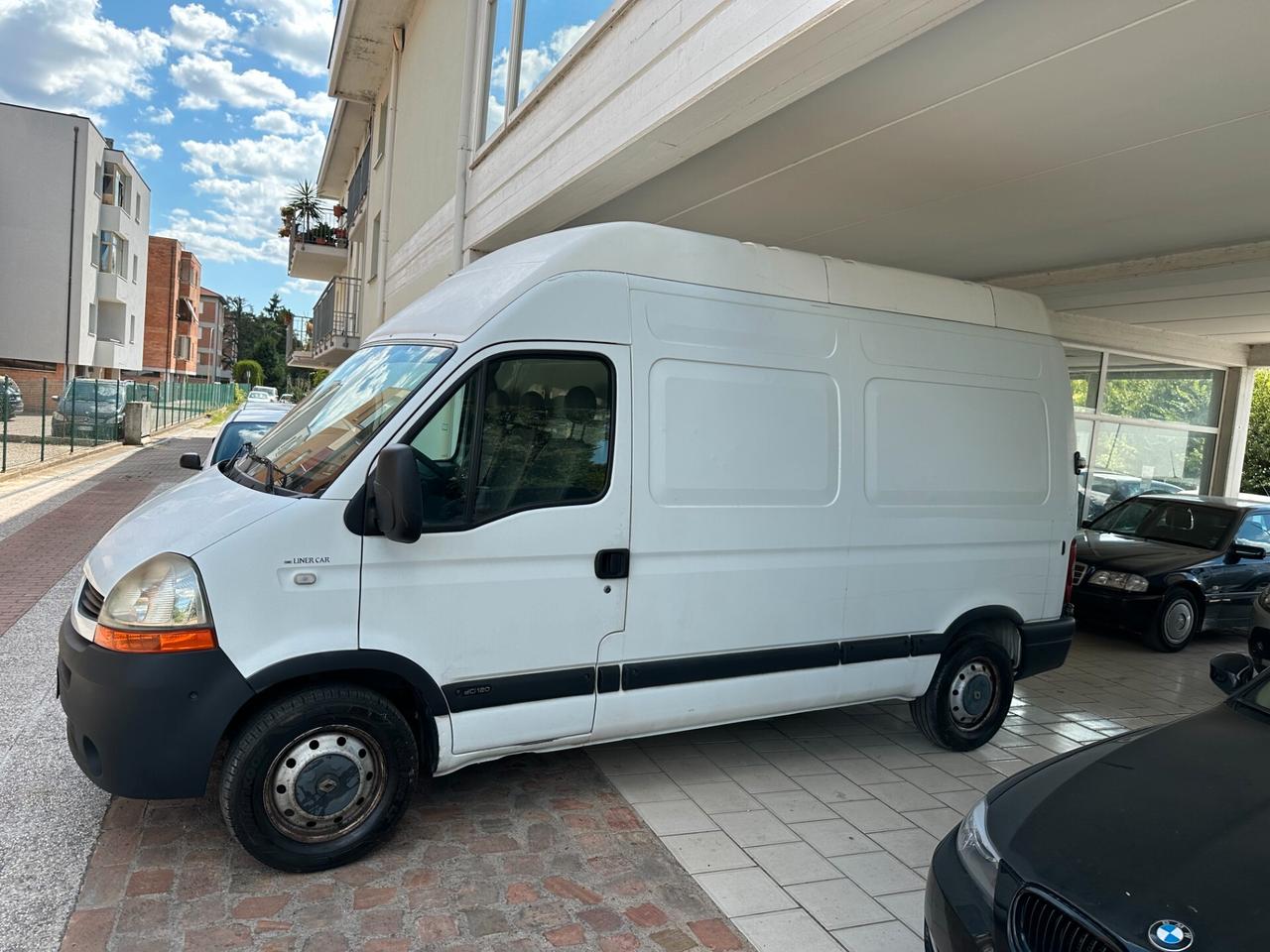 Renault Master 2.5 DCI (12 RATE)