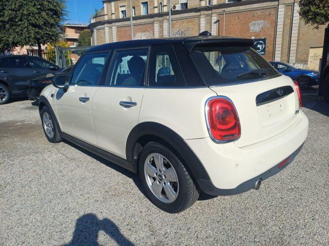 MINI Cooper D 1500 5 PORTE 116CV AUTOM. NAV PDC CERCHI ITALIA