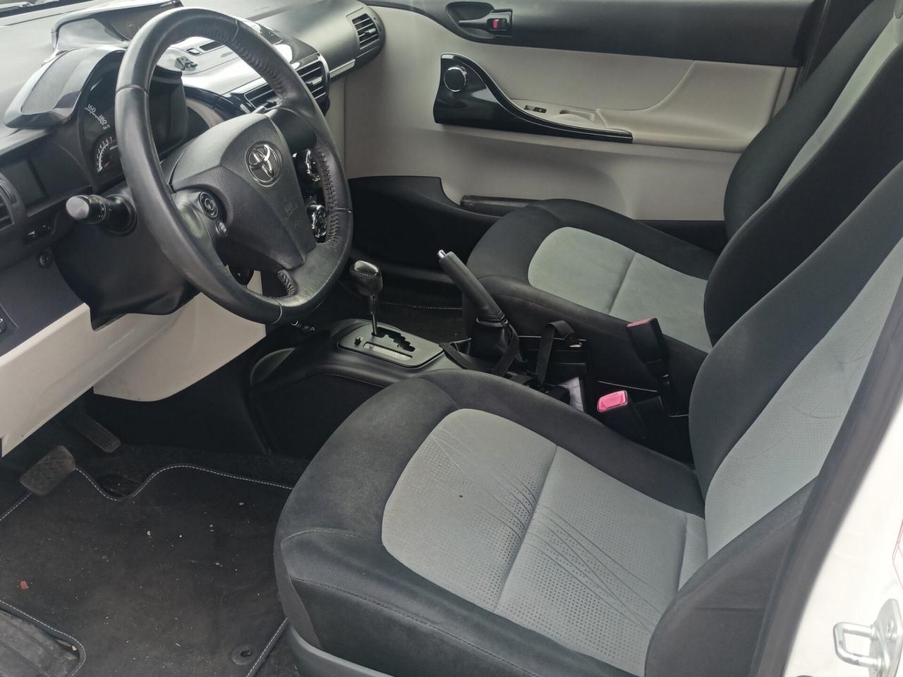 Toyota iQ 1.0 CVT Lounge