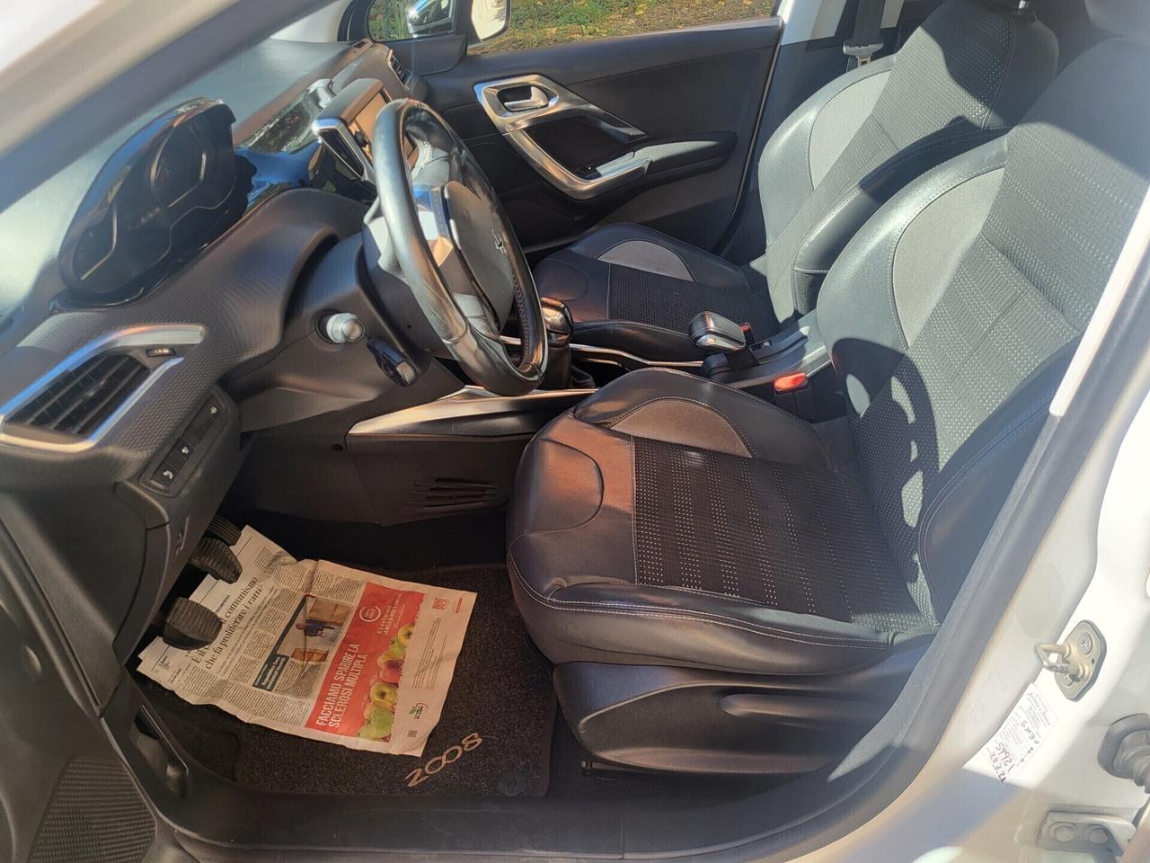 PEUGEOT 2008 1,6 HDI-TETTO PANOR-NAVI-3 REVISIONI