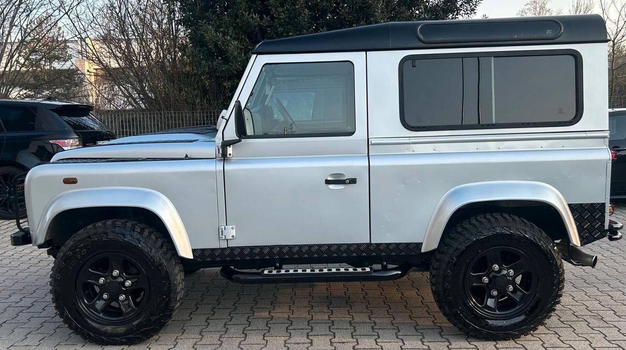 Land Rover Defender 90 2.4 TD4 Station Wagon S