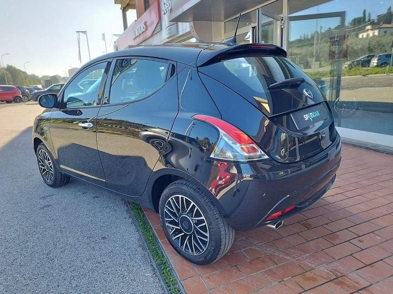 Lancia Ypsilon 1.0 FireFly 5 porte S&S Hybrid Platino