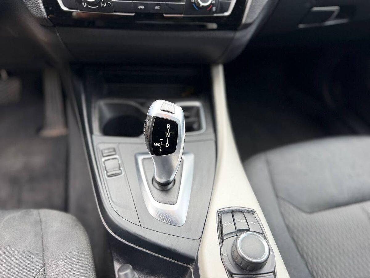 BMW Serie 1 118i Advantage 5p auto