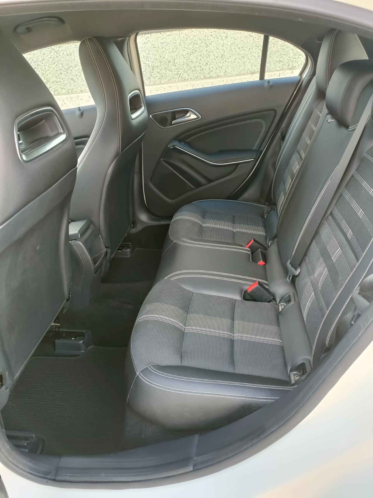Mercedes-benz A 180 d Premium