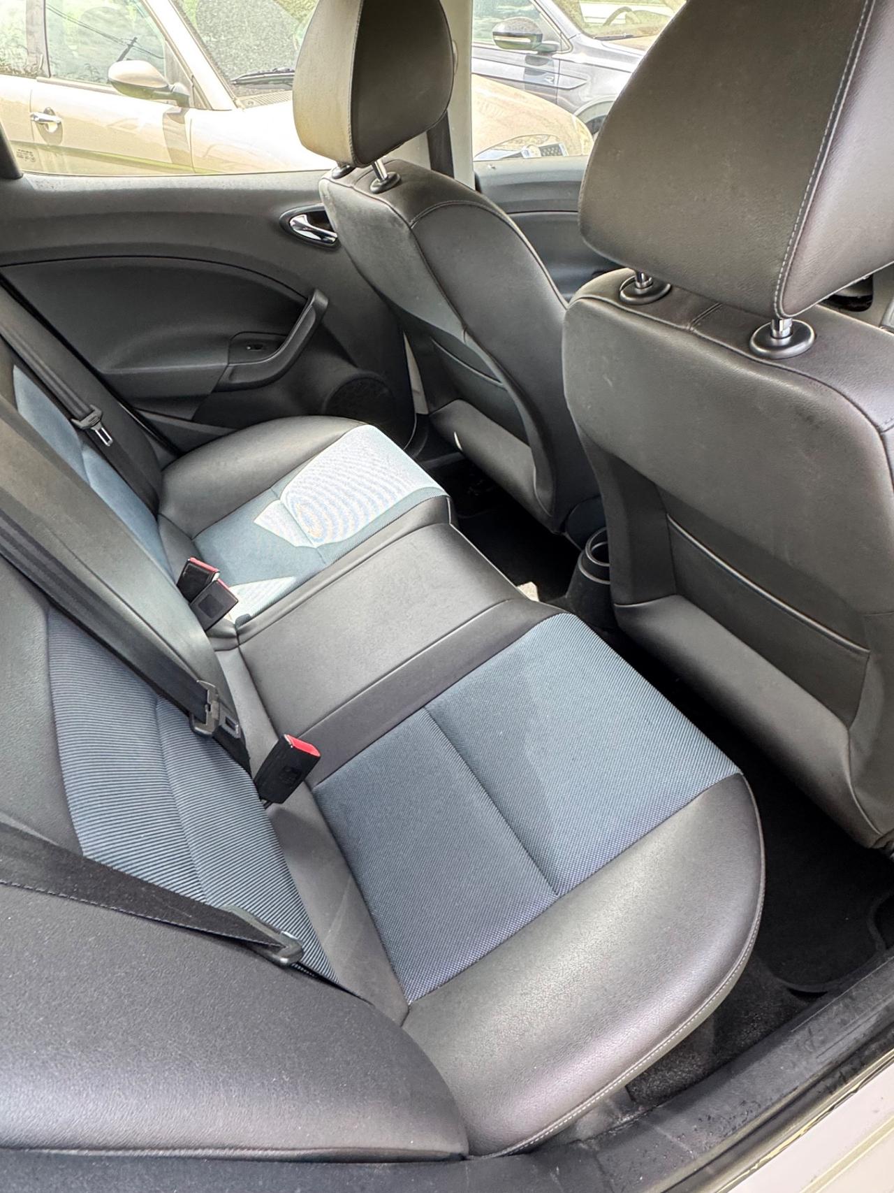 Seat Ibiza 1.4 TDI 90 CV CR 5p. Connect Grey