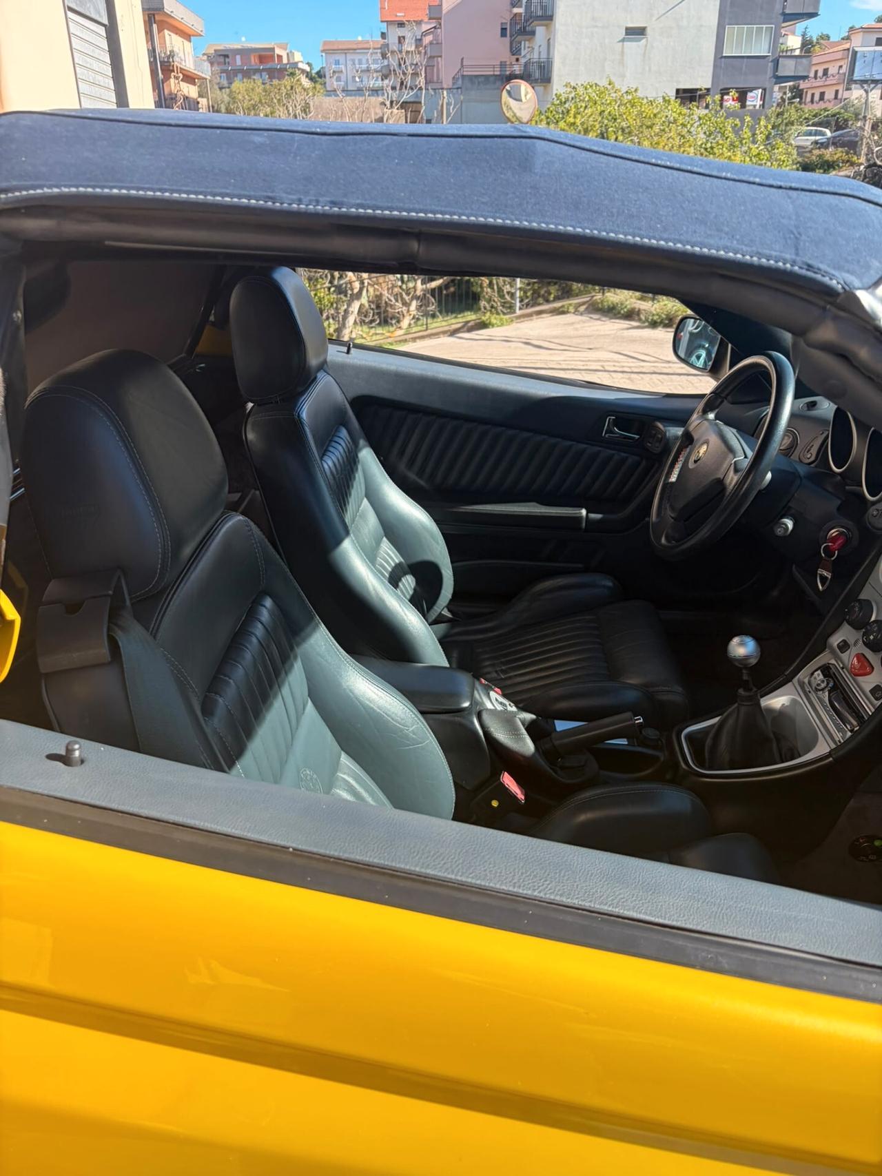 Alfa Romeo GTV Spider 2.0i 16V Twin Spark GIALLO ZOE