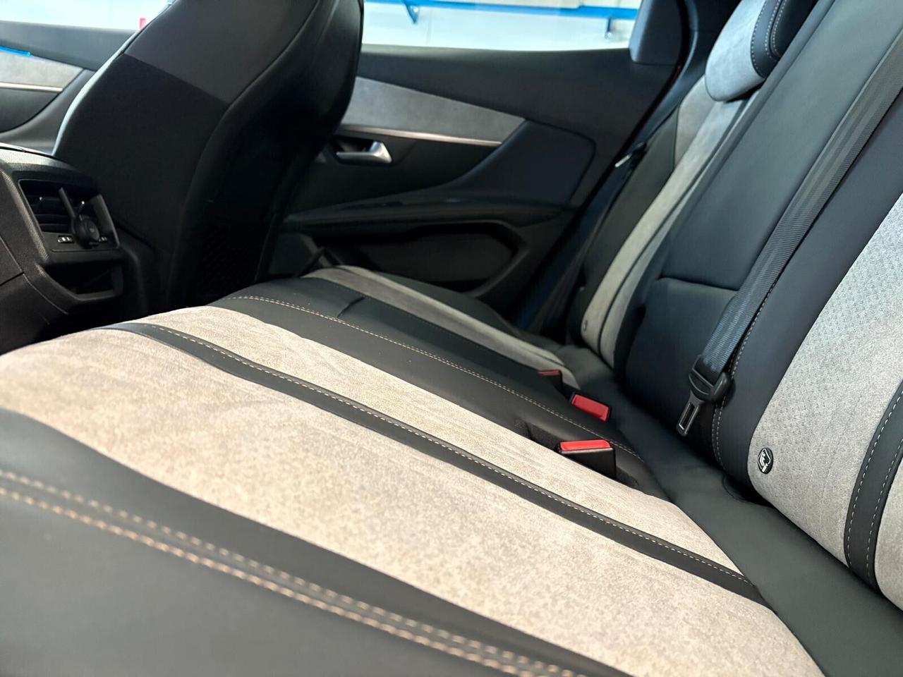 Peugeot 3008 GT PACK Hybrid 225 e-EAT8 phev SPOTICAR