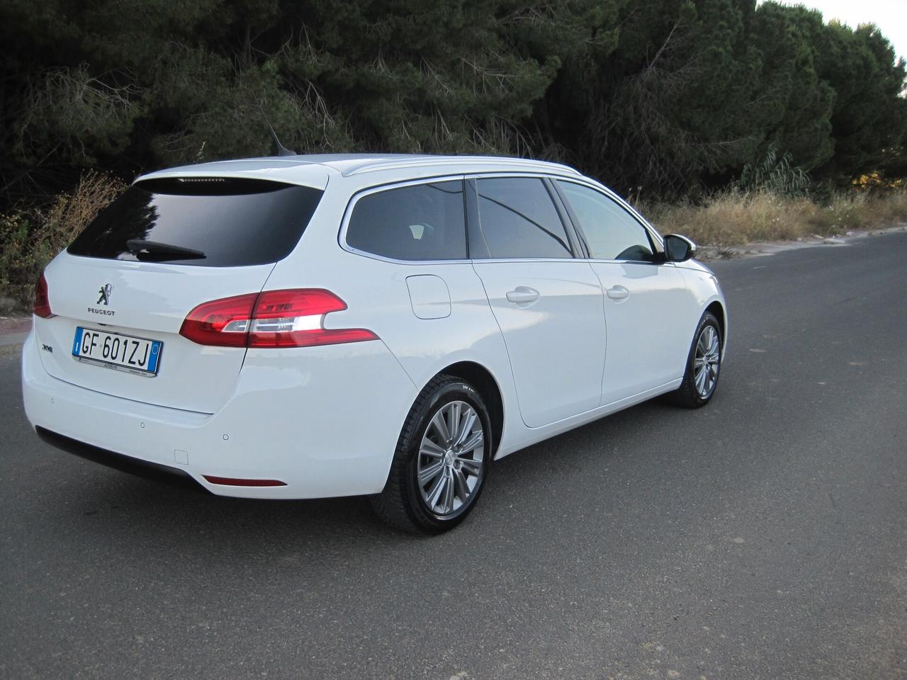 Peugeot 308 BlueHDi 130 S&S EAT8 Allure