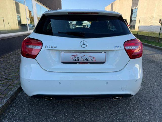 MERCEDES-BENZ A 180 CDI Automatic Premium NAVI - XENO - PDC - 17