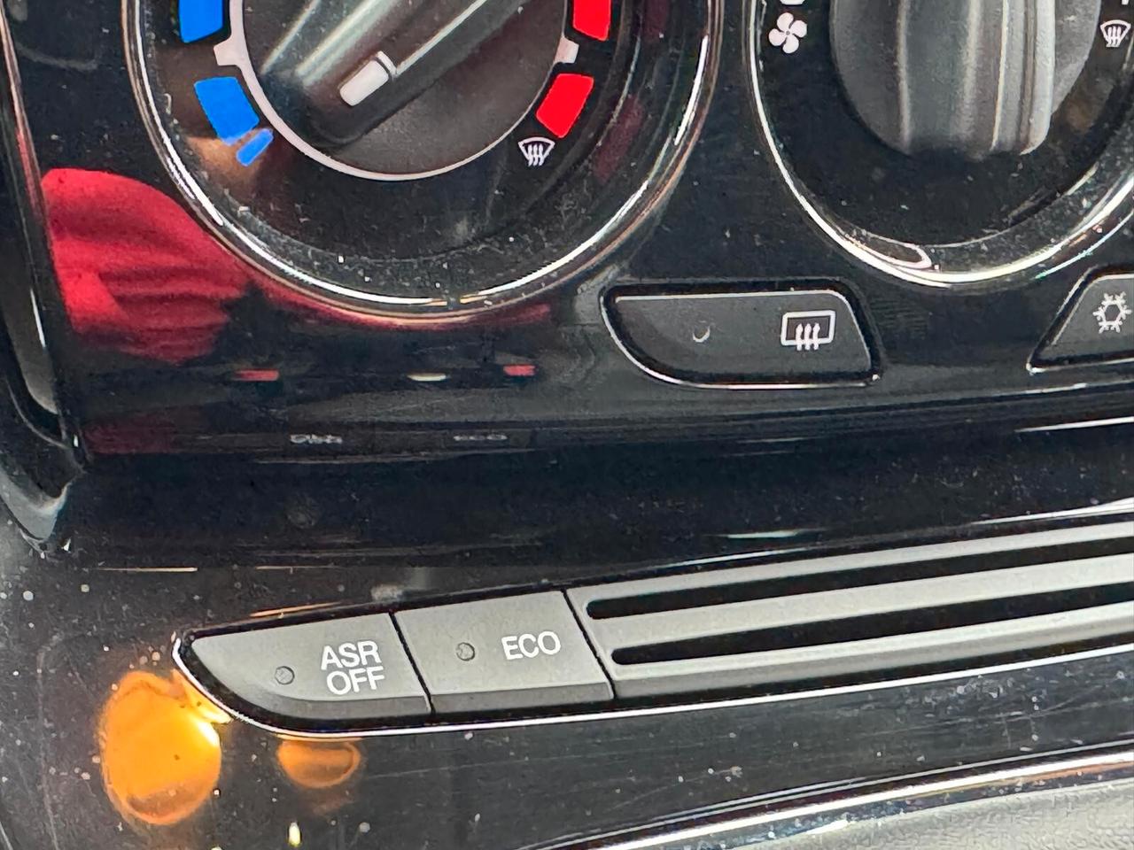 Lancia Ypsilon 0.9 TWINAIR 85CV DFN AUTOM GOLD 2012