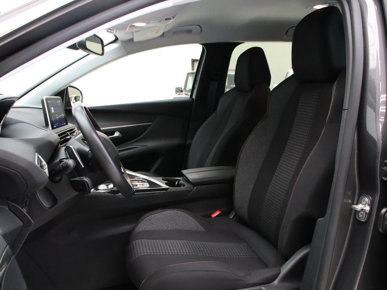 PEUGEOT 5008 II 2021 1.5 bluehdi Allure Pack s * 7 POSTI *