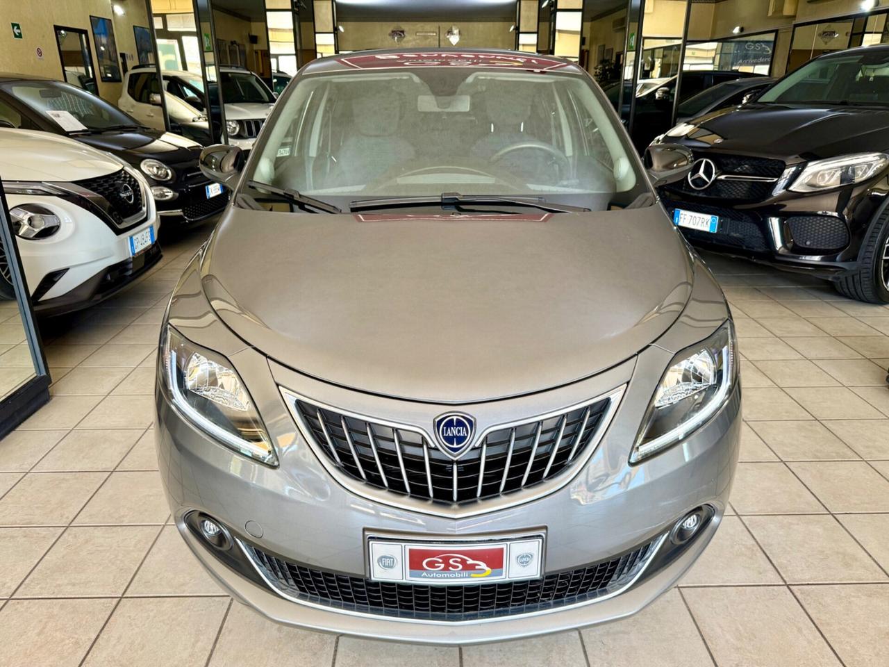 Lancia Ypsilon 1.0 Hybrid PLATINO