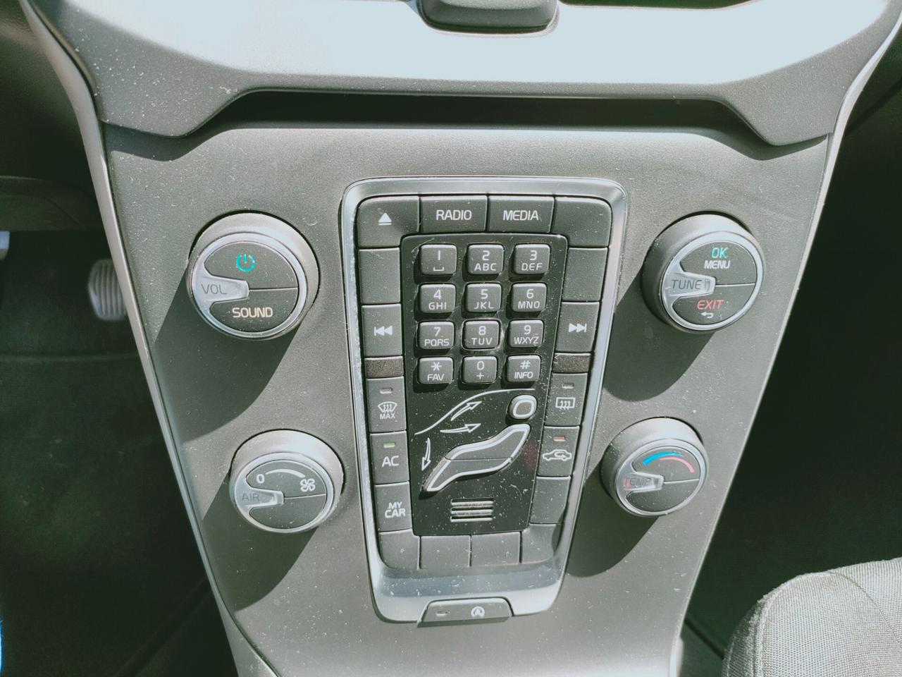 Volvo V40 D2 Kinetic Neopatentati