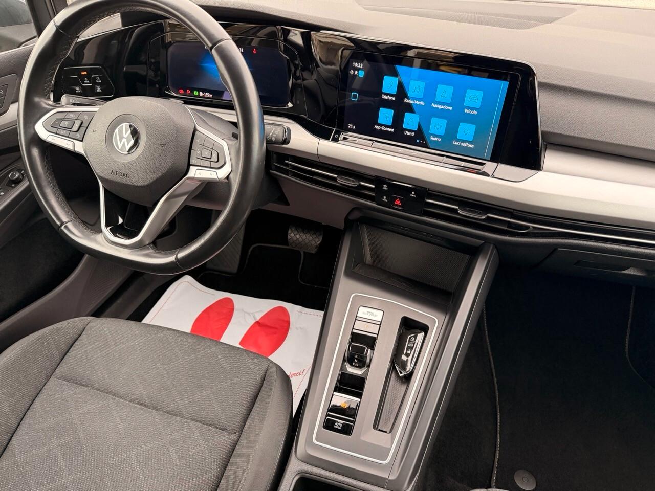 Volkswagen Golf Variant 2.0 TDI 116 CV DSG Life (display digitale - fari Led pacchetto luci)